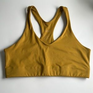Girlfriend Collective Lola V-Neck Bra in Saturn
